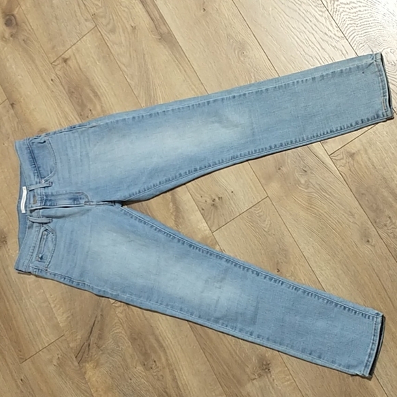 Levi's Denim - Levi's slimming skinny ligth blue womens jeans size 27